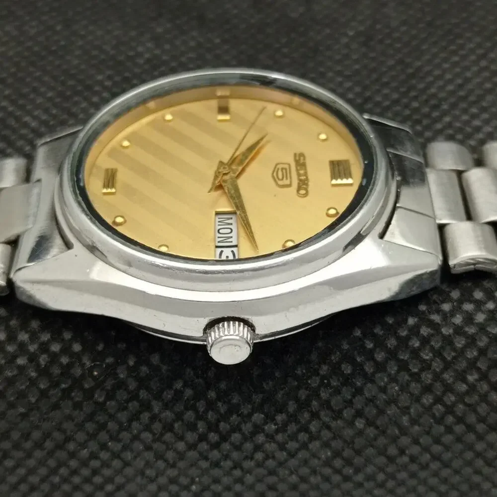 Vintage 1990 Seiko Automatic Mens Silver Watch W/daydate & Gold accents